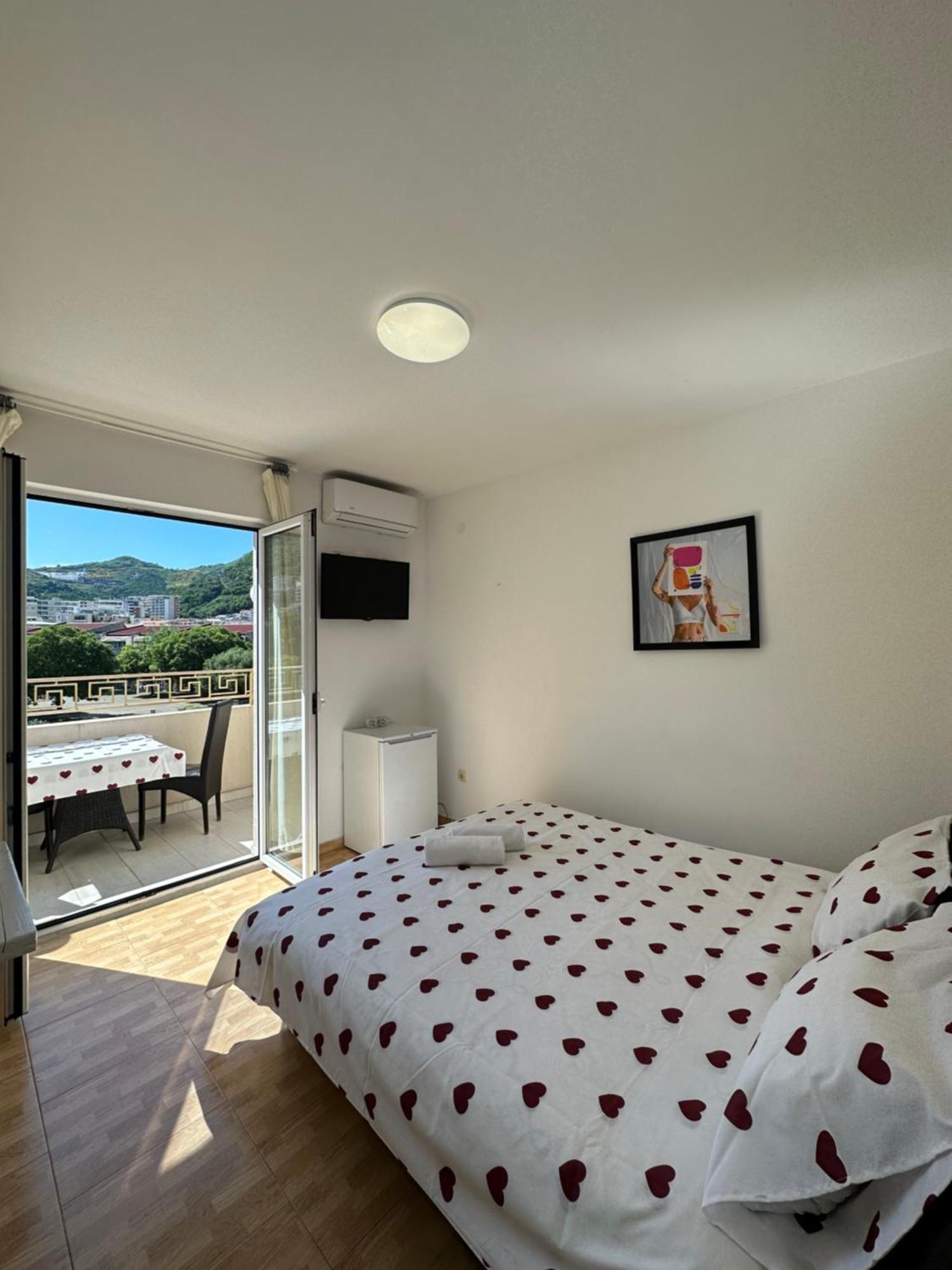 Apartmani Simona Budva Zewnętrze zdjęcie